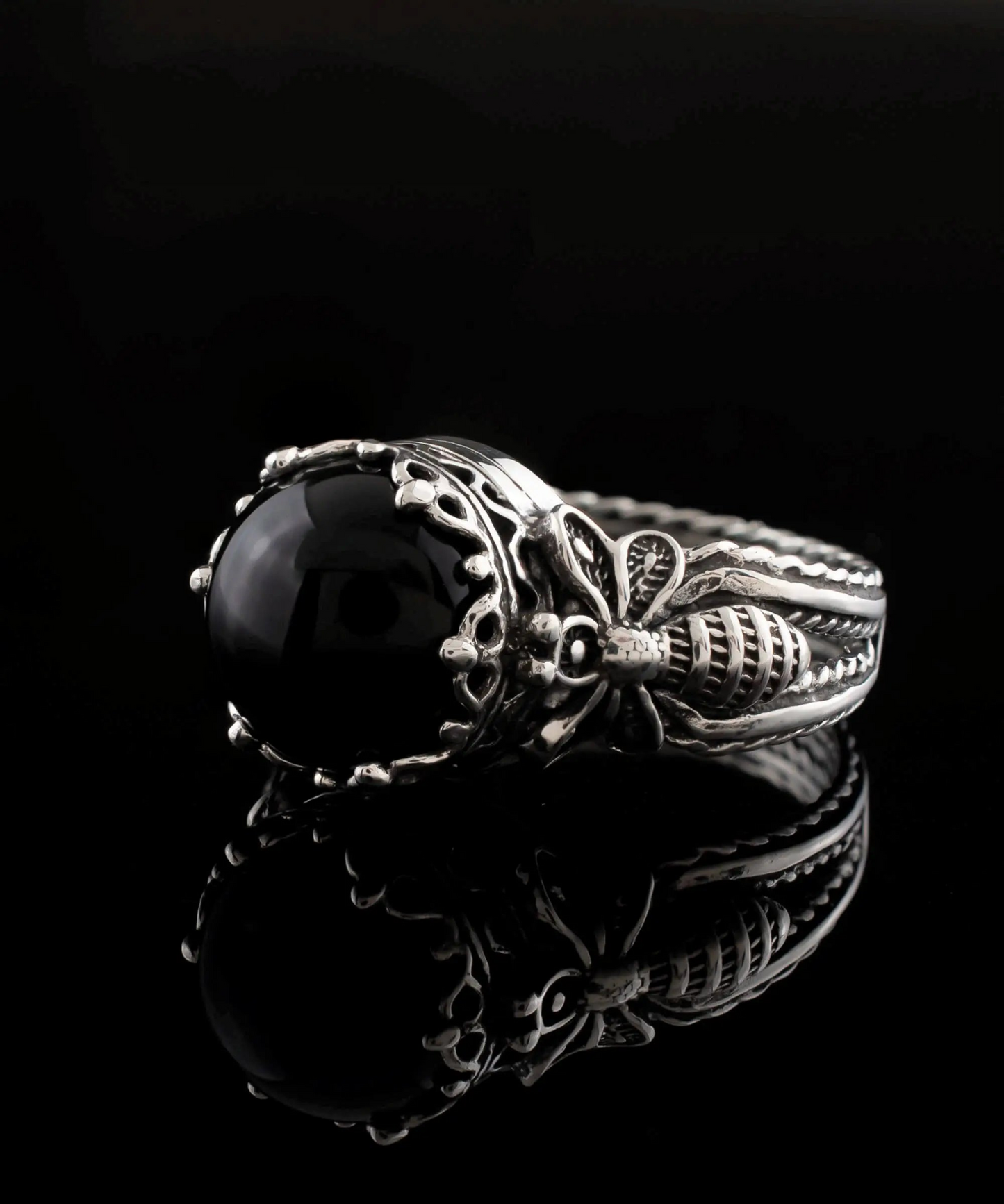 Bee Detailed Black Onyx Gemstone Filigree Art Women Silver Cocktail Ring