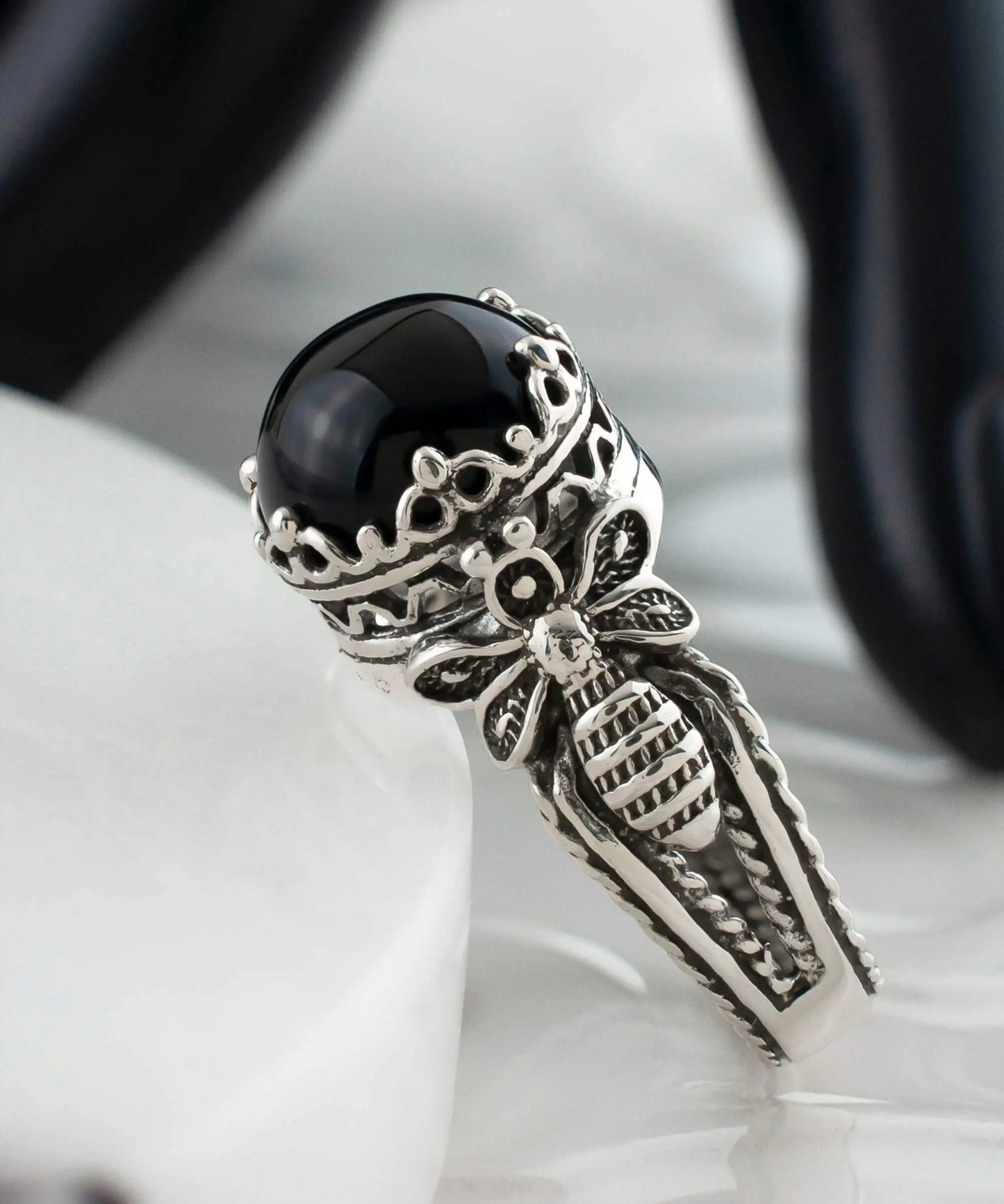 Bee Detailed Black Onyx Gemstone Filigree Art Women Silver Cocktail Ring