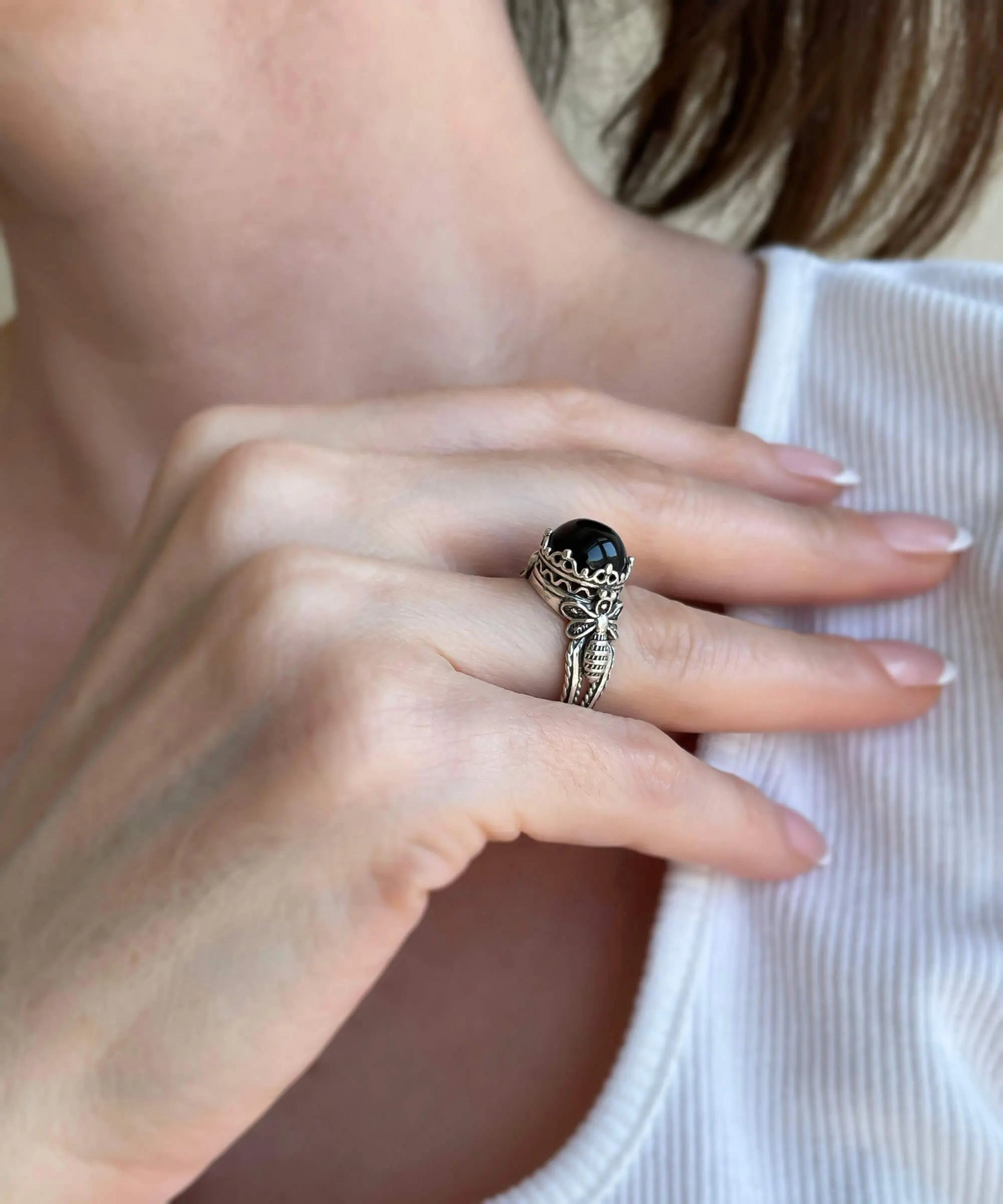 Bee Detailed Black Onyx Gemstone Filigree Art Women Silver Cocktail Ring