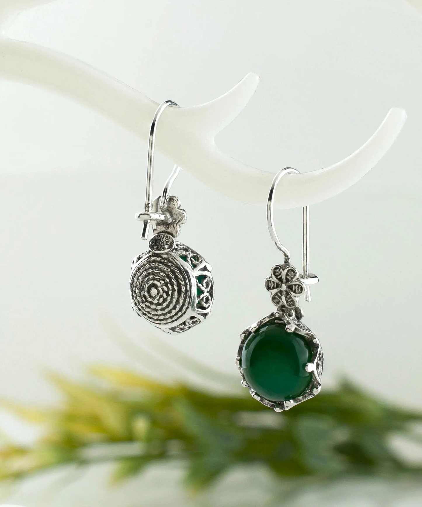 Filigree Art Green Agate Gemstone Women Sterling Silver Drop Earrings