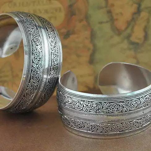 Artistry Bracelet Vintage Look with Silver Overlay