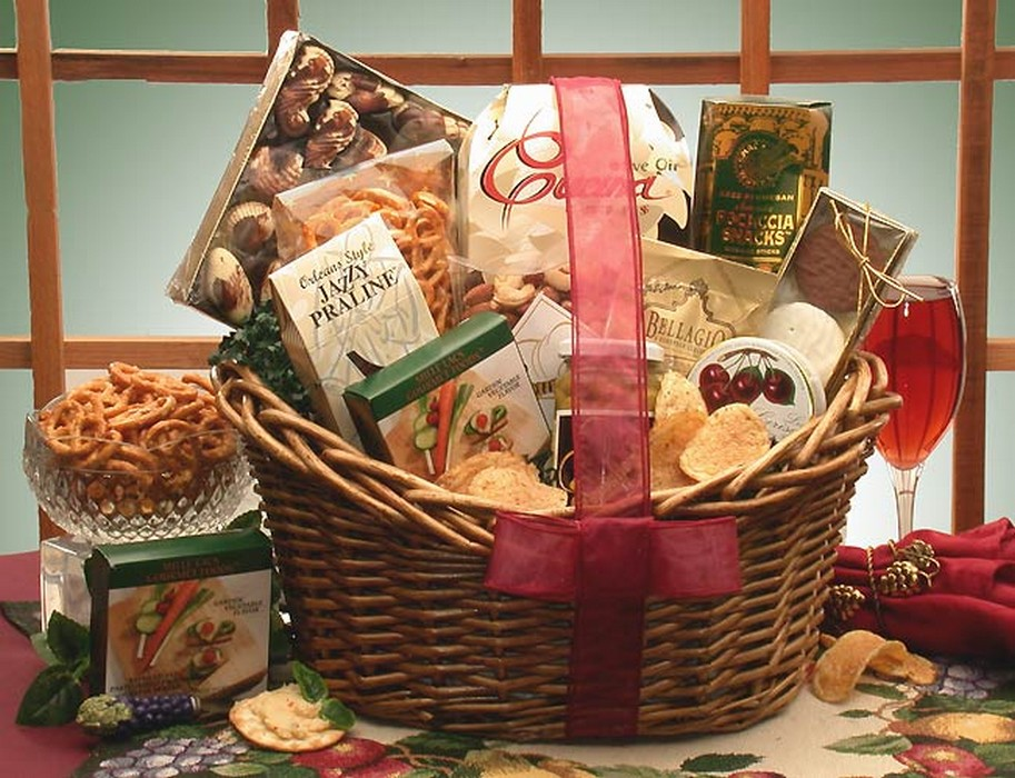 Gourmet Snacker Gift Basket - A Delectable Assortment of Delicious Treats